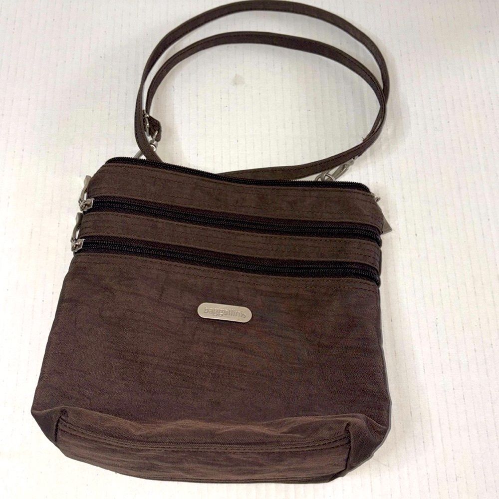 Baggallini crossbody bag